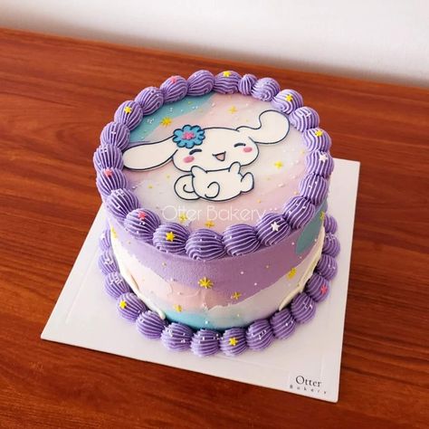 Sanrio Cinnamoroll Birthday Cake, Cinnamoroll Birthday Cake Ideas, Sanrio Cake Design, Cinnamon Roll Hello Kitty Cake, Cinnamon Roll Sanrio Party Ideas, Cinnamon Roll Cake Sanrio, Cinnamonroll Sanrio Cake, Cinnamoroll Cake Birthday, Cinnamon Roll Birthday Party