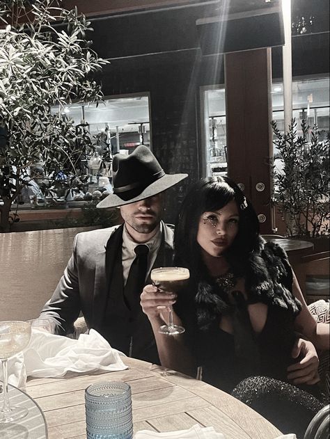 1920s mobster outfit costume 40s Halloween Mob Couple Aesthetic, Mobster Couple Costume, 1920s Gangster Aesthetic, Gangster Couple Costume, Mobster Aesthetic, 1920s Gangster Women, Mob Wives Aesthetic, Mobster Wife Aesthetic, Gangster Wedding