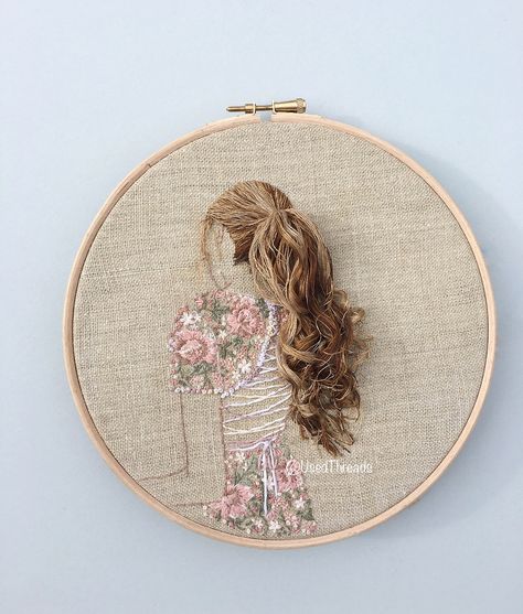 ‘She was all about the florals’ #usedthreadshidden 🌿🌷 Pola Sulam, Brazilian Embroidery, Creation Couture, Hand Embroidery Art, Silk Ribbon Embroidery, Crewel Embroidery, Hair Bun, Embroidery Hoop Art, Embroidery Ideas