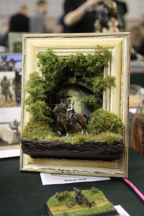 Dekoratívne Vence, Moss Wall Art, Shadow Box Art, Moss Art, Miniature Crafts, Assemblage Art, Garden Art Diy, New Photos, Diy Creative