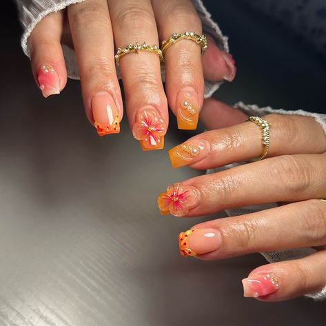 Gel Nail French Tip Designs Square, 3d Nail Art Square Nails, 3d Nail Art Square, Hawaii Nails Square, Orange Flower Nail Designs, Tropical Orange Nails, Short Square Vacation Nails, Tropical Nails Square, 3d Flower Nails Square