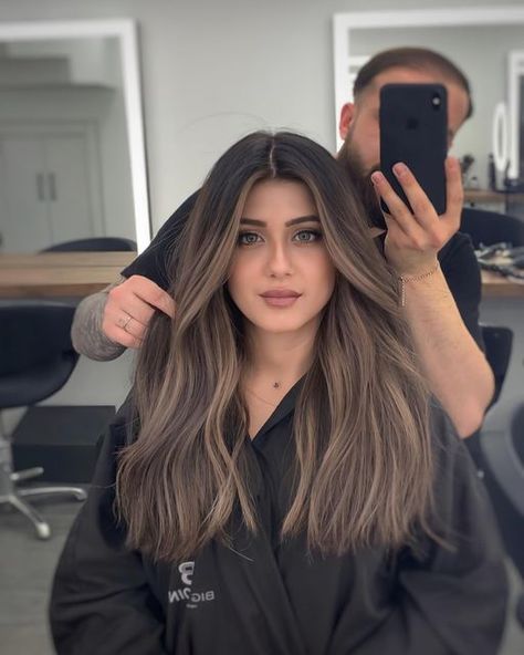 Hair Color For Morena, Black Hair Balayage, Brown Ombre Hair, Brown Hair Looks, Brown Hair Inspo, Hair Color Streaks, Brunette Hair With Highlights, Hair Upstyles, Brunette Balayage Hair