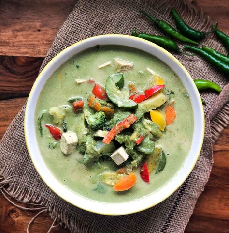 Vegetarian Thai Curry, Green Curry Paste Recipe, Thai Green Curry Recipe, Sabudana Kheer, Green Thai Curry, Curry Paste Recipe, Yellow Curry Recipe, Mutton Keema, Pongal Recipe