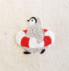 Shots Snap, Popular Shots, House Embroidery, Embroidery Animals, Bird Embroidery Pattern, Crewel Embroidery Kits, Embroidery Patterns Vintage, Learn Embroidery, Cute Embroidery