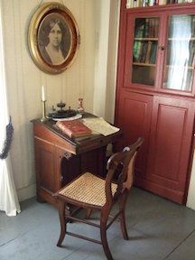 Louisa May Alcott's desk at Orchard House Panel Walls, Concord Massachusetts, Orchard House, Literary Travel, Woman Authors, American Farmhouse, Interior Vintage, Historic House, Louisa May Alcott