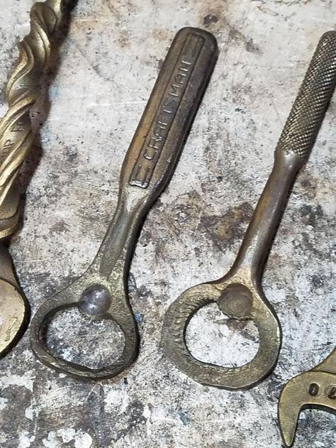 Diy Forge, Black Smithing, Blacksmith Projects, Metal Working Projects, Prim Decor, Small Woodworking Projects, Bottle Openers, Metal Work, Welding Projects