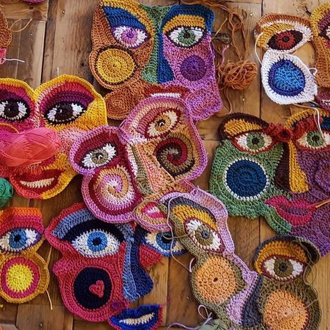 Free Form Crochet, Crochet Freeform, Crochet Wall Art, Crochet Eyes, Crochet Faces, Rope Crafts Diy, Form Crochet, Crochet Quilt, Textile Fiber Art