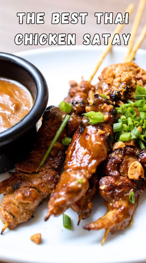 Delicious Thai chicken satay skewers with peanut sauce – a perfect addition to easy dinner ideas and parties. Best Thai Food Recipes, Thai Appetizer Recipes, Chicken Satay Marinade, Peanut Sauce Thai, Beef Satay Recipe, Thai Chicken Skewers, Spicy Thai Peanut Sauce, Satay Marinade, Easy Thai Peanut Sauce