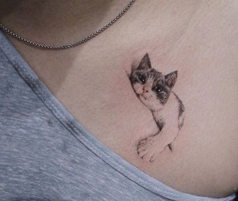 Tattooing Tips, Tattoos Life, Cat Lover Tattoo, Tattoos Family, Woman Tattoos, Tattoos Beautiful, Cat Tattoo Simple, Tattoo Beautiful, Cute Cat Tattoo