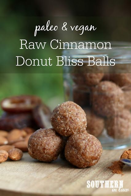 Raw Vegan Cinnamon Donut Bliss Balls Recipe - paleo raw balls, energy balls, protein balls, healthy, gluten free, grain free, sugar free Donut Balls, Raw Balls, Protein Balls Healthy, Cinnamon Donuts, Energy Ball Recipe, Cooking Healthy, Healthy Vegan Snacks, Protein Balls, Bliss Balls