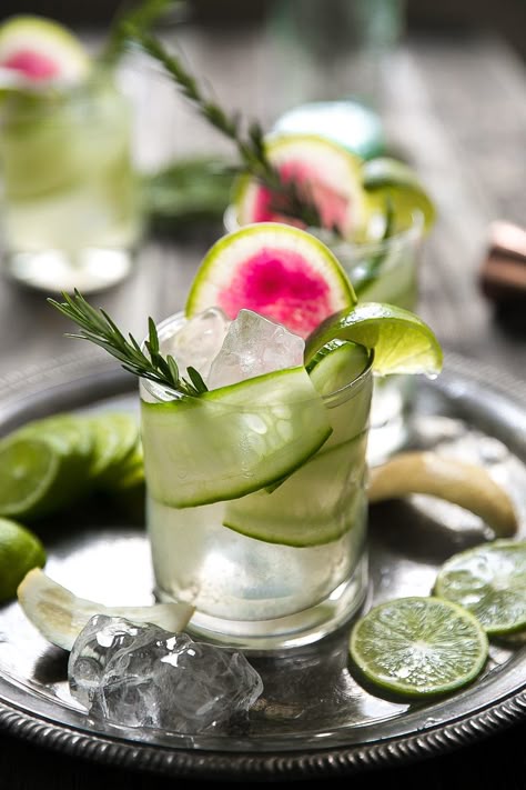 Gin and Tonic with cucumber, rosemary and watermelon radish on an antique tray. Rosemary Gin And Tonic, Clean Cocktails, Watermelon Radish, Cocktail Garnish, Creative Cocktail, Think Food, Pretty Drinks, Gin Cocktails, Gin Tonic