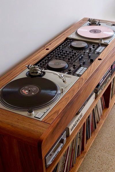 Turntable Furniture Design, Vinyl Record Furniture, Turntable Furniture, Dj Table, Dj Room, Home Music Rooms, Vinyl Room, Record Room, Record Cabinet