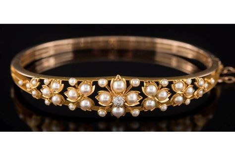 Pearl And Gold Bangles, Antique Pearl Bangles Gold, Pearl Bangles Design, Pearl Kada Designs, Pearl Bangles Indian Gold, Pearl Bangle Designs, Gold Pearl Bangles, Seed Pearl Jewelry, Pearl Bangles Gold