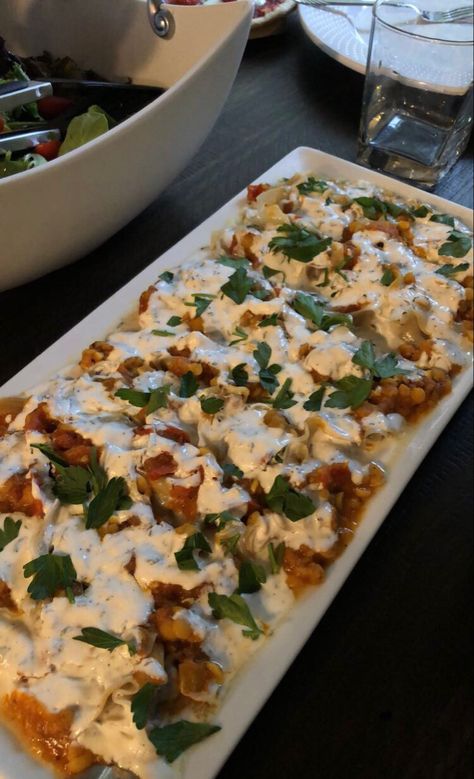 Essen, Mantu Afghan Food, Mantu Recipe, Afghanistan Food, Afghan Food, Dinner Delicious, Recipe Dinner, Favourite Food, Interesting Food