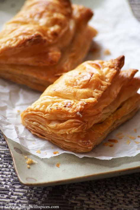 Paneer Puff, Puff Pastry Turnovers, Pastry Turnovers, Puff Pastry Recipe, Pastry Recipe, Puff Recipe, Egg Cartons, Puff Pastry Sheets, Tea Time Snacks