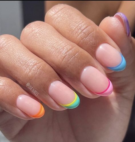 There's a new beauty trend taking over Instagram and it's absolutely stunning. Say hello to "quartz nails". Fun Nail Tips, Fun French Tips Nails, Beach Nails Vacation Simple Dip, Nail Inspired Short, Colorful Tips Nails, Multi Colored Nails French Tip, Colorful Tip Nails, Pastel Nails French Tip, Dip Nail Ideas Summer