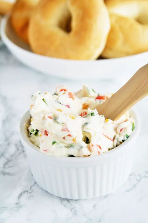 Garden Vegetable Cream Cheese Spread - The Tasty Bite Vegetable Cream Cheese Recipe, Vegetable Cream Cheese Spread, Garden Vegetable Cream Cheese, Vegetable Cream Cheese, Vegetable Dip Recipe, Bagel Spread, Healthy Cream Cheese, Flavored Cream Cheeses, Catering Food Displays