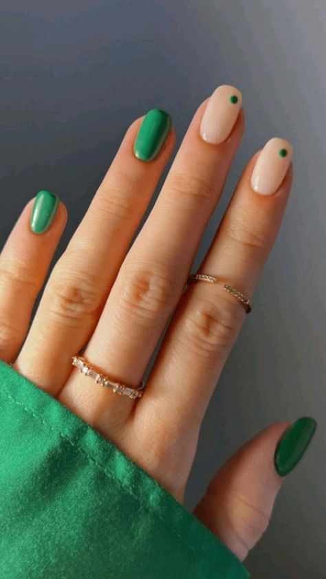 Green Nail, Rounded Nails Designs, Hello Nails, Wow Nails, Simple Gel Nails, Green Nail Polish, Gelish Nails, Minimal Nails, Her Nails