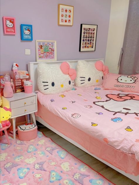 3 Girls Shared Bedroom, Katelynn Core, Sanrio Bedroom Ideas, Bedroom Hello Kitty, Hello Kitty Bedroom Decor, Girls Shared Bedroom, Sanrio Bedroom, Hello Kitty Room, Kitty Room