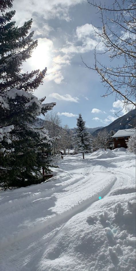 Colorado Mountains Snow, Winter In The Country, Colorado In The Winter, Colorado Snow Aesthetic, Snow Esthetics, Vail Colorado Aesthetic, Colorado Aesthetic Winter, Aesthetic Snow Pictures, Winter Season Aesthetic