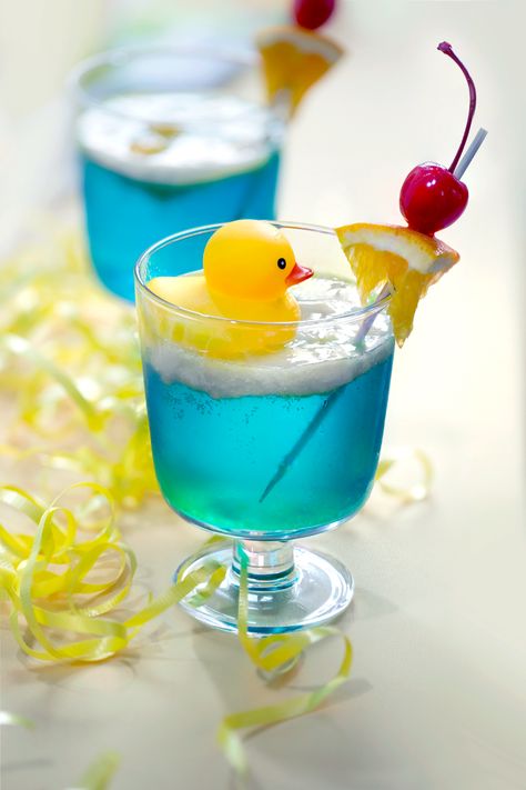 Rubber Duck Cocktail, Duck Themed Birthday Party Food, Duck Pool Party Ideas, Duck Party Food Ideas, Ducks Birthday Party Theme, Rubber Duck Pool Party, Rubber Duck Decorating Ideas, Rubber Duck Birthday Party Decorations, Rubber Duck Decor