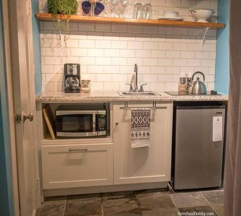 38+ Best Basement Kitchen And Kitchenette Ideas On A Budget Small Basement Kitchen, Kitchenette Ideas, Kitchenette Design, Basement Kitchenette, Tiny Kitchen Design, Small Kitchenette, Basement Studio, Basement Kitchen, Basement Apartment