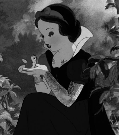 goth disney princesses | gothic disney princesses | Tumblr Goth Snow White, Emo Disney Princess, Gothic Disney Princesses, Gothic Disney, Snow White Pictures, Emo Disney, Goth Disney Princesses, Snow White Art, Snow White 7 Dwarfs