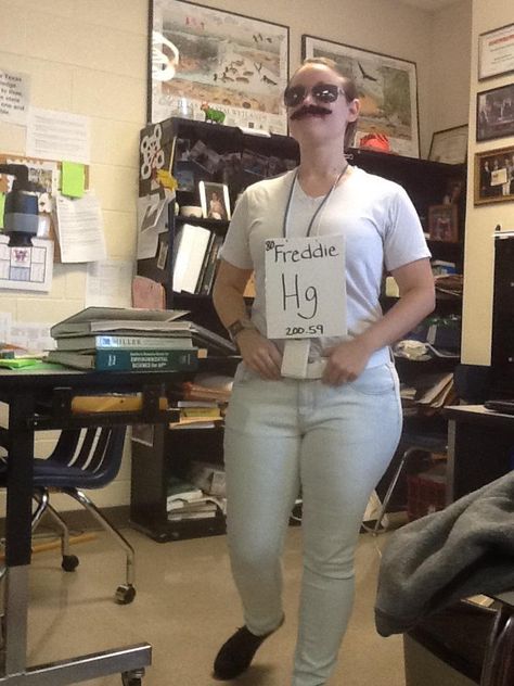 This is what my Chem teacher dressed up as for Halloween - Imgur Science Teacher Costumes, Science Teacher Halloween Costumes, Brother Sister Halloween Costumes, Science Costumes, Diy Baby Halloween Costumes, Halloween Rules, Sister Halloween Costumes, Punny Costumes, Punny Halloween Costumes