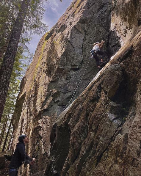 couple rock climbing outdoors Rock Climbing Aesthetic Guy, Rock Climbing Date, Rock Climber Aesthetic, Waking Olivia, Rock Climbing Aesthetic, Climbing Aesthetic, Ninjago Movie, Lego Ninjago Movie, Perfect Boy