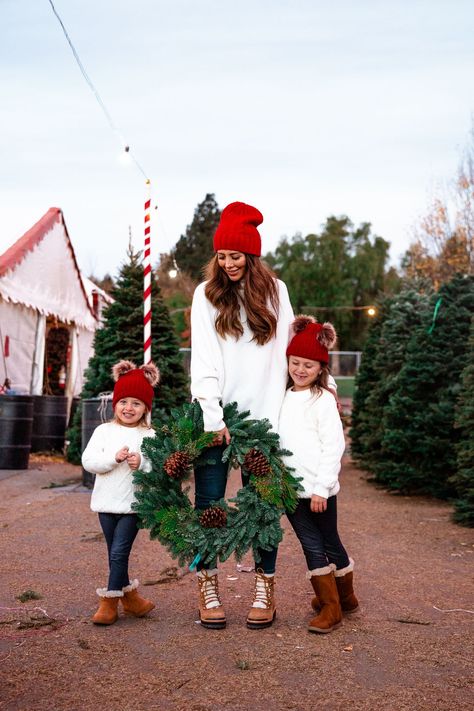 Natal, Christmas Card Outfits, Best After Christmas Sales, Christmas Photos Outfits, Family Christmas Pictures Outfits, Christmas Pictures Outfits, After Christmas Sales, Christmas Family Photoshoot, Family Christmas Outfits