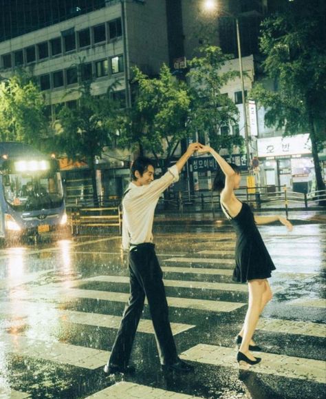 Couple Dancing Reference, Korean Engagement Photos, Dancing Reference, Couple Dancing Aesthetic, Emo Outfit, Emo Style, Rock Boots, Pre Wedding Photoshoot Outdoor, Sisters Wedding