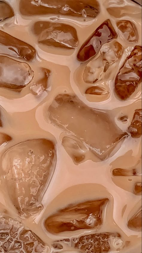 Coffee Wallpaper Iphone, Earth Photos, Coffee Wallpaper, Caramel Coffee, Iphone Wallpaper Fall, Coffee Girl, Ice Coffee, Pretty Drinks, Coffee Aesthetic