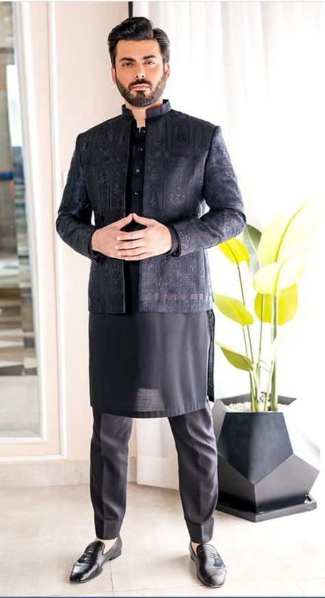 Kurta Pajama With Blazer Men, Men’s Nikkah Outfit, Kurta Pajama Sadri Mens, Man Dressing Style Wedding, Pathani With Blazer, Nikkah Dress For Men, Pakistani Mens Fashion, Black Kurta Pajama Men Wedding, Sufi Night Outfit For Men