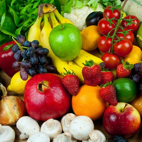 The 15 Cleanest Fruits and Veggies  Can’t afford an all-organic diet? Use this guide to decide when it's safe to buy non-organic Female Problems, Pancakes Oatmeal, Juicing Benefits, Health Breakfast, Idee Pasto Sano, Fresh Fruits And Vegetables, Juicing Recipes, Fruits And Veggies, Fruits And Vegetables