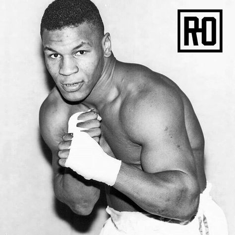 Mike Tyson (@miketyson) • Photos et vidéos Instagram Iron Mike Tyson, Mighty Mike, Mike Tyson Boxing, Iron Mike, Leo Rising, Boxing Posters, Boxing History, Hand To Hand Combat, Sports Hero