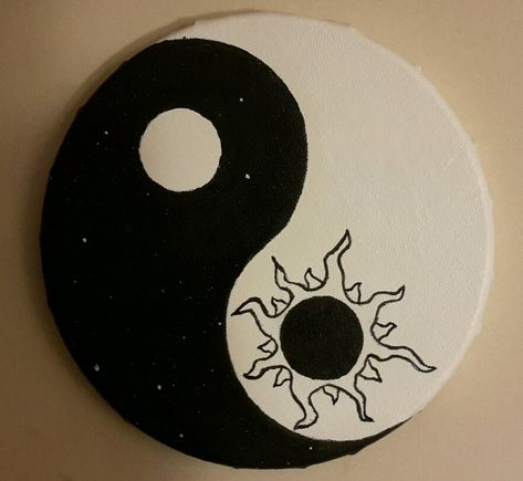 A quick acrylic Yin and yang painting, day and night. Ying Yang Acrylic Painting, Art Ideas Easy Painting, Yin Yang Acrylic Painting, Painting Ideas On Circle Canvas For Beginners, Yin Yang Painting Ideas, Ying Yang Painting Canvases, Bestie Canvas Painting, Easy Coaster Painting, Yin Yang Painting Canvases