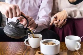 6 ways to treat a dry throat Tea, Kitchen Appliances, Dry Throat, Tea Pots, Tableware