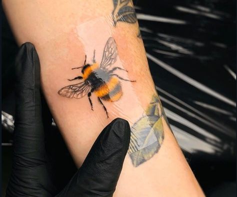 Bee Tattoo Meaning, Watercolor Dragonfly Tattoo, Bumblebee Tattoo, Small Bee Tattoo, Bee Tattoos, Bumble Bee Tattoo, Autumn Tattoo, Insect Species, Tattoo Themes