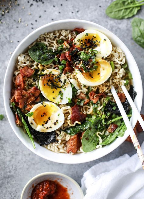 Nasi Goreng Recept, Egg Ramen, Tomato Breakfast, Crispy Eggplant, Baker By Nature, Ramen Noodle Recipes, Breakfast Hash, Ramen Recipes, Eggplant Recipes