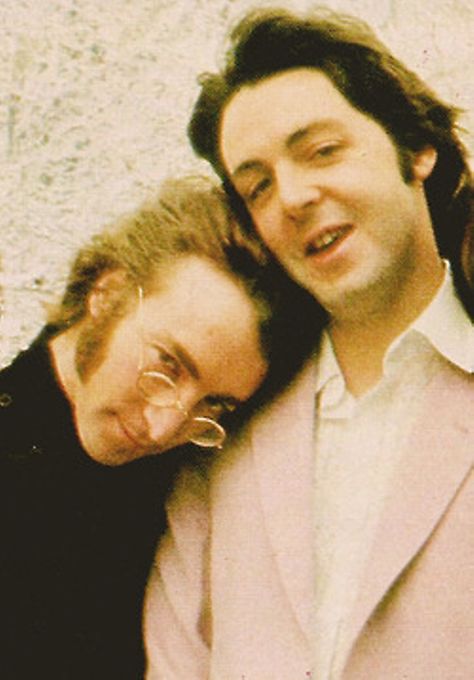 John  Lennon & Paul McCartney John Lennon Paul Mccartney, Beatles Love, Lennon And Mccartney, Bug Boy, Beatles Pictures, Sir Paul, Beatles John, Musica Rock, The Fab Four