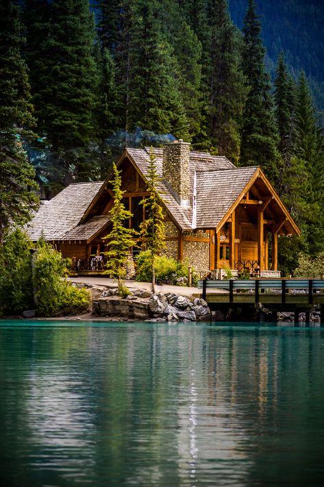 Cabin on the lake by Thomas Nay on 500px Lake Houses, Dream Cottage, Log Cabin Homes, Lake Cabins, A Cabin, Mountain Homes, Cabin In The Woods, Cabins And Cottages, Log Cabins