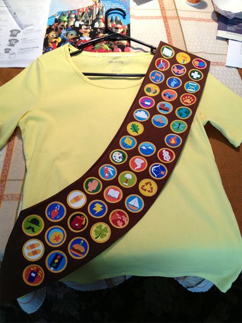 Nerdy Crafts by Tinker Kate: Wilderness Explorer Sash Russell Up Movie, Disfraz Up, Up Badges, Russell Up Costume, Russel Up, Sash Design, Up The Movie, Disney Races, Wilderness Explorer