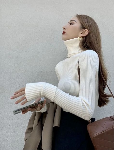 Women Turtleneck, Turtleneck Outfit, Woman Sweater, Turtleneck Sweaters, Bon Ton, White Turtleneck, Ladies Turtleneck Sweaters, Thick Sweaters, Sweater Women's