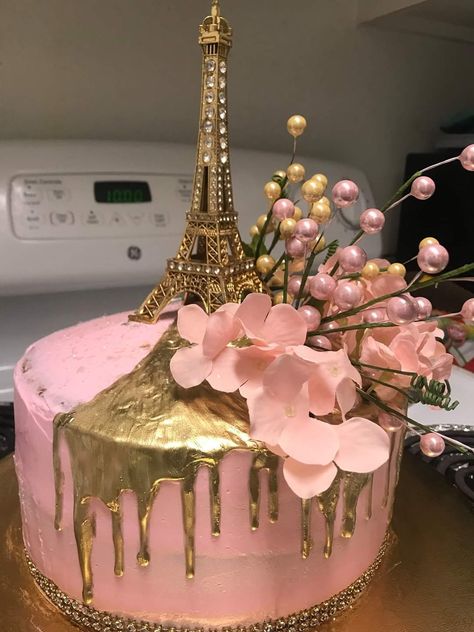 Birthday Paris Theme, France Cake, Bolo Paris, Paris Themed Cakes, Romance In Paris, Paris Cakes, Paris In Autumn, Paris Birthday Parties, Sweet 16 Birthday Cake