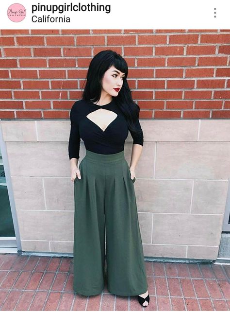 Edgy Work Outfits, Pin Up Outfits, Stylish Work Attire, Mama Style, Shooting Photo, Girl Clothing, Moda Vintage, Goth Outfits, Professional Outfits