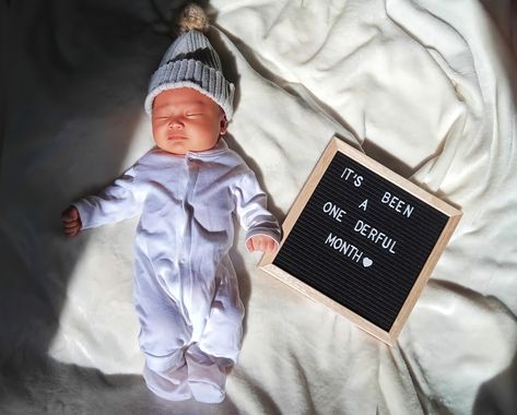 One Month Old Letter Board, One Month Milestone Pictures, One Month Photoshoot Ideas For Baby Boy, 1 Month Old Baby Milestones Photo Ideas, One Month Old Photoshoot, Dino Photoshoot, One Month Old Baby Pictures, Milestone Ideas, Anniversary Quotes For Boyfriend