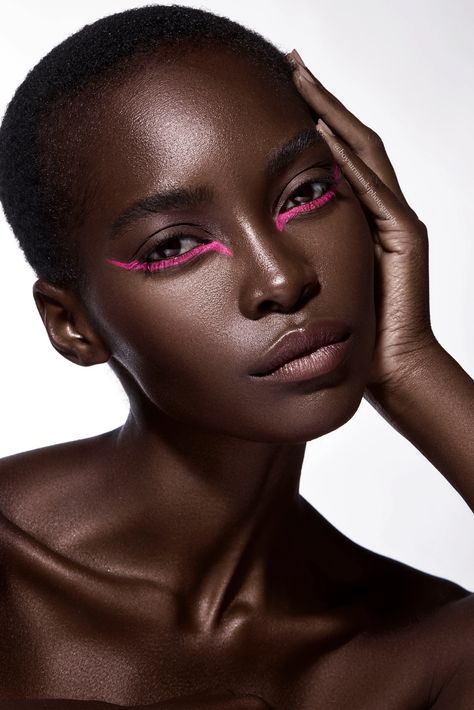 Beauty editorial work by Model and Kavyar member @tinavanderghinste trending at #1 on the Inspiration feed! 🤩😎🥳 Photo/ @boysurminskiphotography Retouch/ @bonseretouchprod HMUA/ @naomibonitabeauty Management/ @egosmodelsams @urbanmodelmgmt @immbx #colorfulfashion #colorpop #endlessfaces #beautyshoot #faceobsessed #theartistedit #macrobeauty #creativemakeupartist #macrobeauty #endlessfaces #beautyshoot #faceobsessed #theartistedit #beautyphotographer #beautyphotography #beautyportrait High Fashion Makeup Editorial, Editorial Makeup Looks, Expressive Poses, Beauty Editorial Makeup, High Fashion Makeup, Skin Model, Beauty Makeup Photography, Hair And Makeup Tips, Cool Makeup Looks