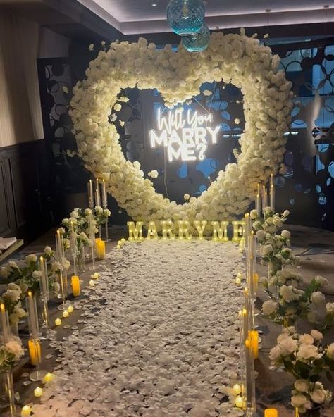 Event Planning | Design | Decor on Instagram: "With this beautiful setup, your beloved will definitely say “Yes” to your marriage proposal! 🤍💍" Marry Me Set Up, White Proposal Decor, Private Proposal Ideas, Proposal Set Up Ideas, Engagement Setup, Proposal Setup, Proposal Decor, Marriage Proposal Ideas, Dream Proposal