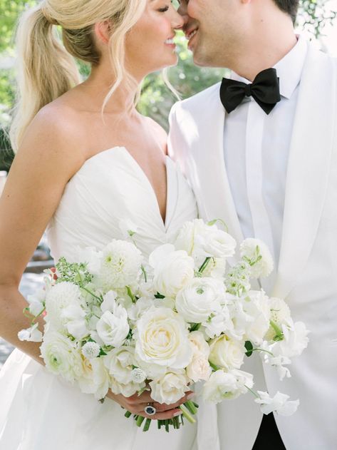 Ivory Blush Peach Bouquet, Bride All White Bouquet, Bridal Bouquet Traditional, White Wedding Bridal Bouquet, White Garden Style Bridal Bouquet, White Bouquet No Greenery, Large White Bouquet, Large White Wedding Bouquets, White Flowers For Wedding Bouquet