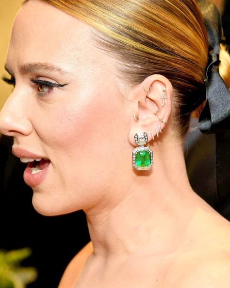 Scarlett Jonhsson Piercing, Scarlett Johansson Ear Piercing, Scarlet Johanson, Ear Piercing, Hollywood Walk Of Fame, Body Mods, Scarlett Johansson, American Actress, Scarlet